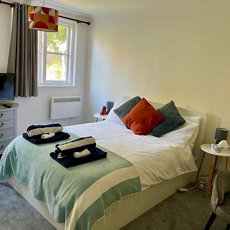 Hollyhocks Holiday Home- 2 Bedroomed Ground Floor Apartment Sleeps 5 Ivybridge Exterior photo