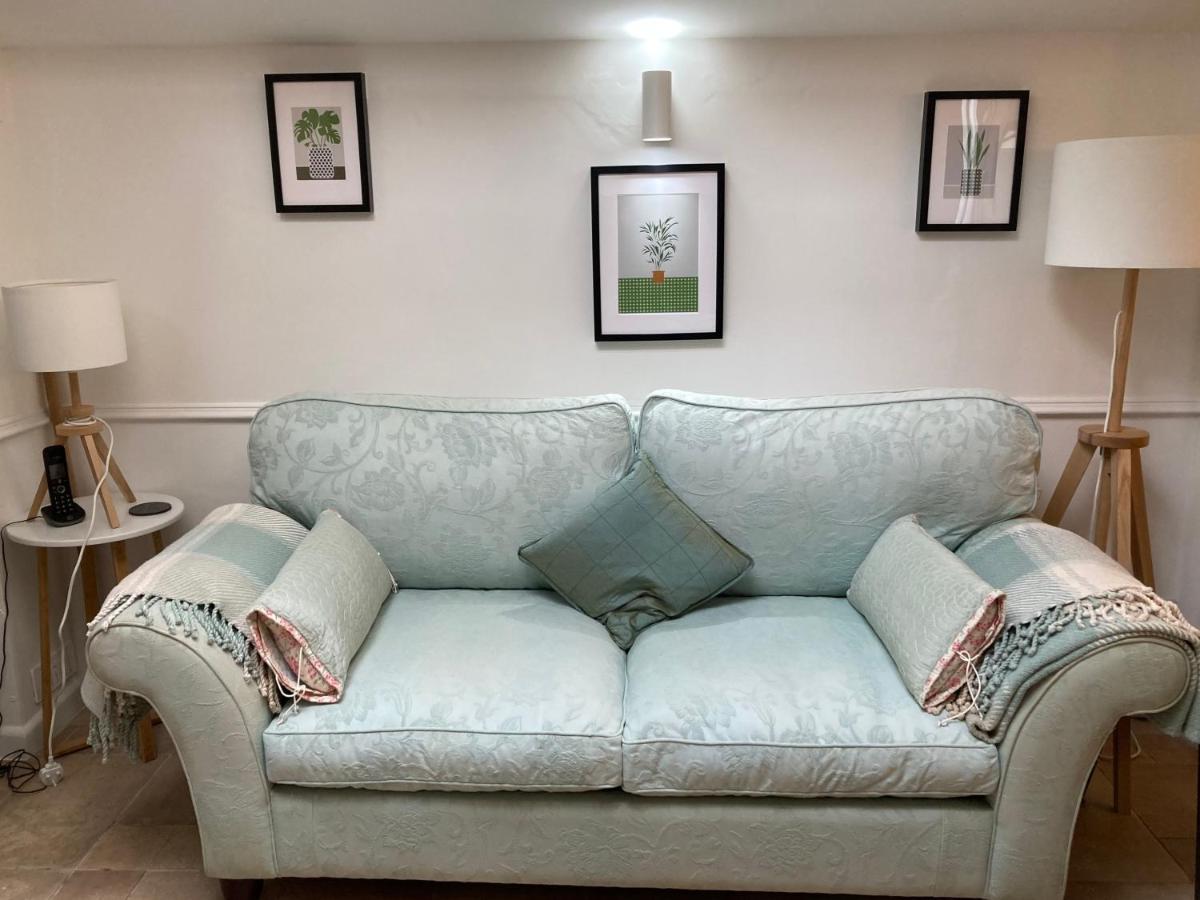 Hollyhocks Holiday Home- 2 Bedroomed Ground Floor Apartment Sleeps 5 Ivybridge Exterior photo