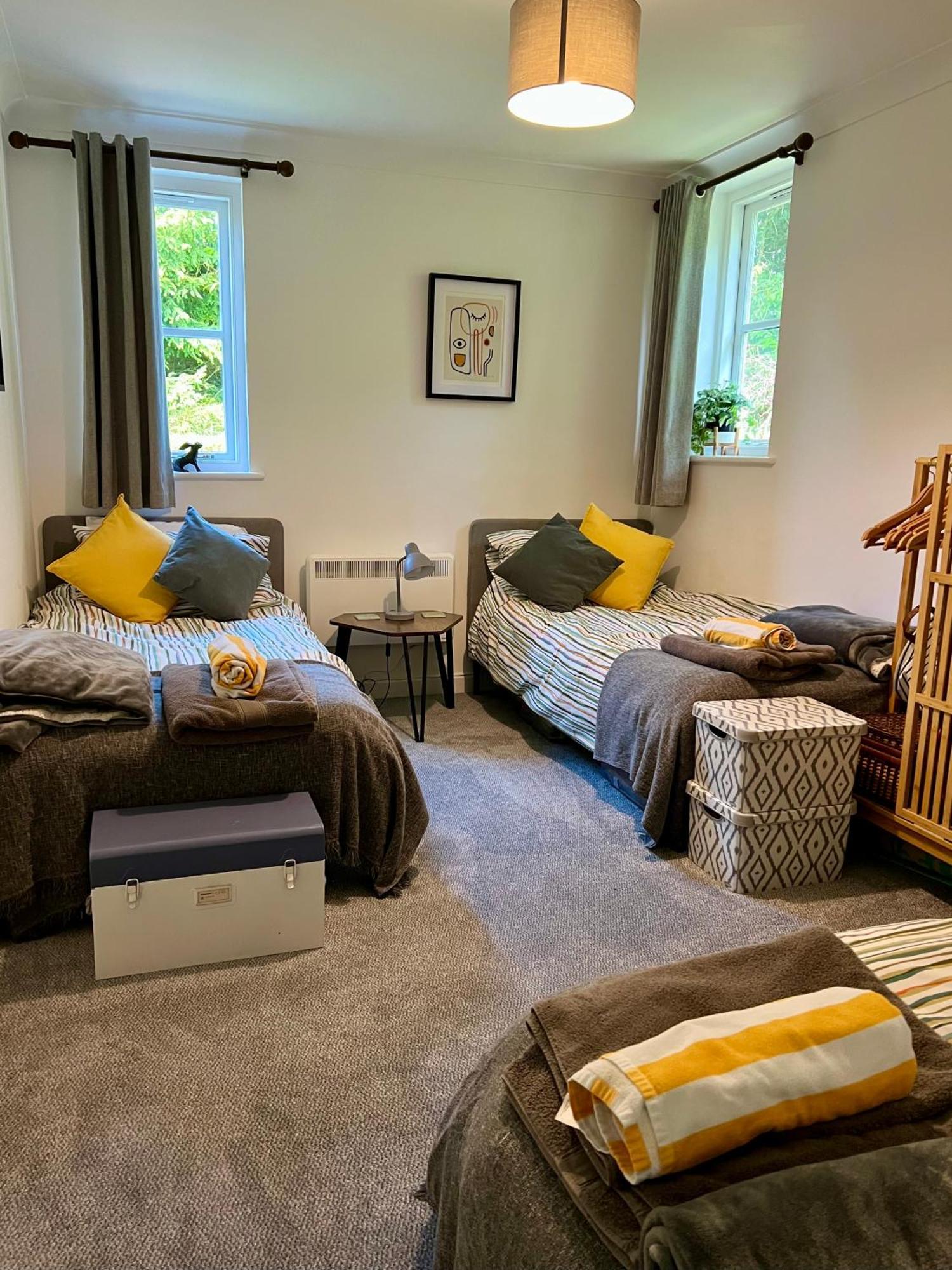 Hollyhocks Holiday Home- 2 Bedroomed Ground Floor Apartment Sleeps 5 Ivybridge Exterior photo